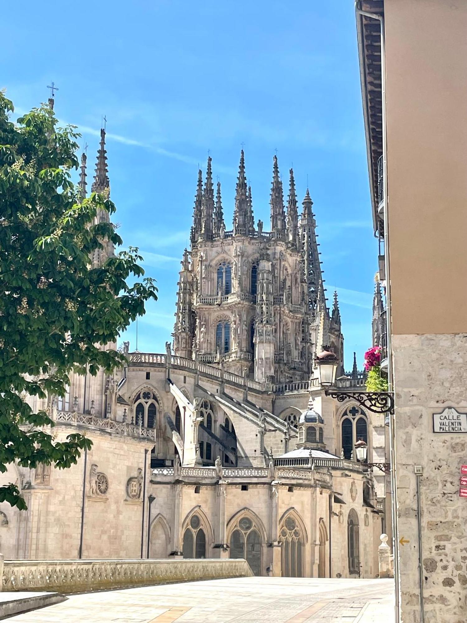 Apartamento Moderno Y Acogedor En La Catedral Burgo Exterior foto